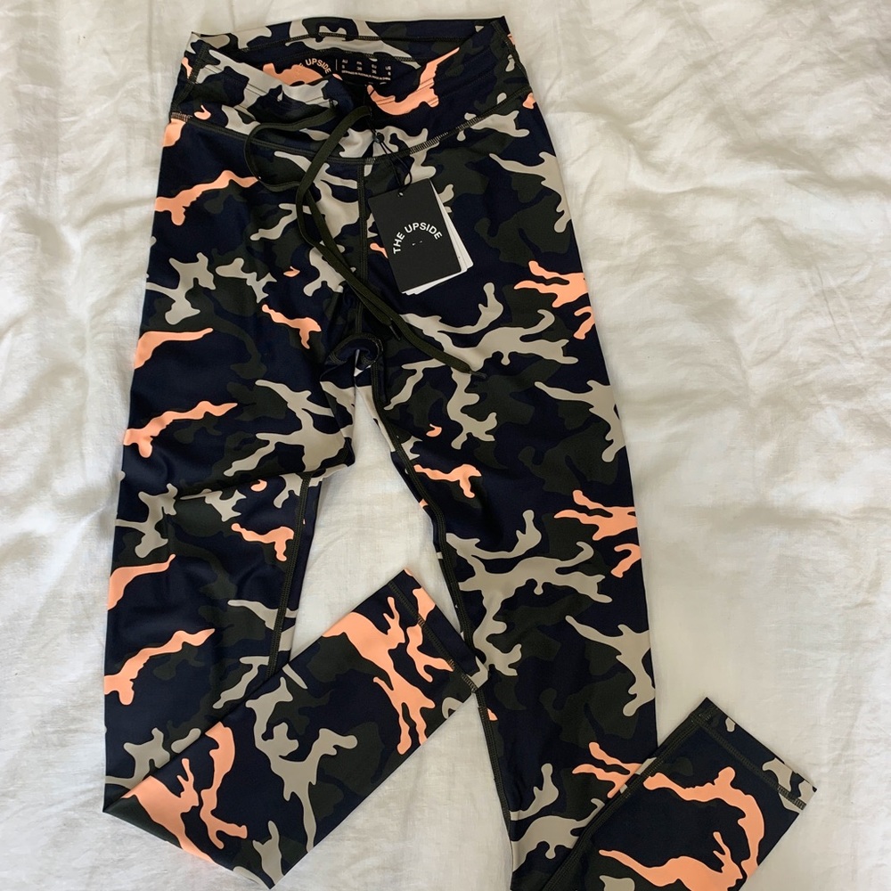 The upside camo leggings! Silky soft. New with tags. Never worn.
